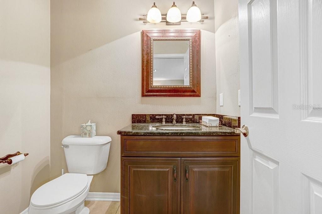 Activo con contrato: $1,050,000 (4 camas, 3 baños, 3272 Pies cuadrados)