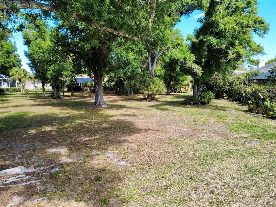 待售: $175,000 (0.24 acres)