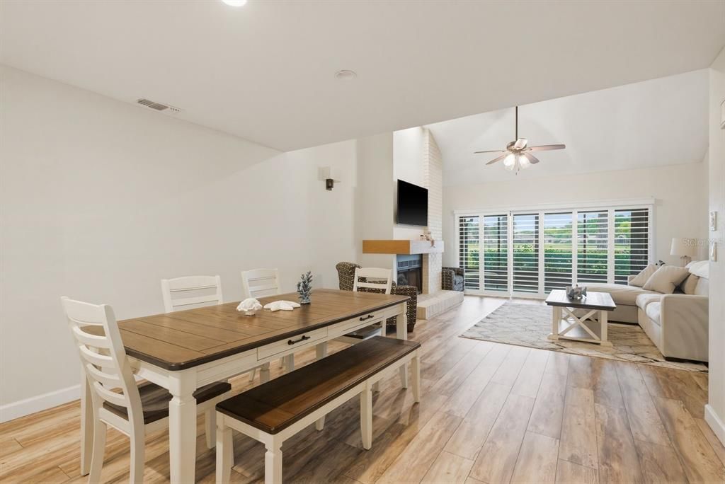 На продажу: $469,000 (3 спален, 3 ванн, 1823 Квадратных фут)