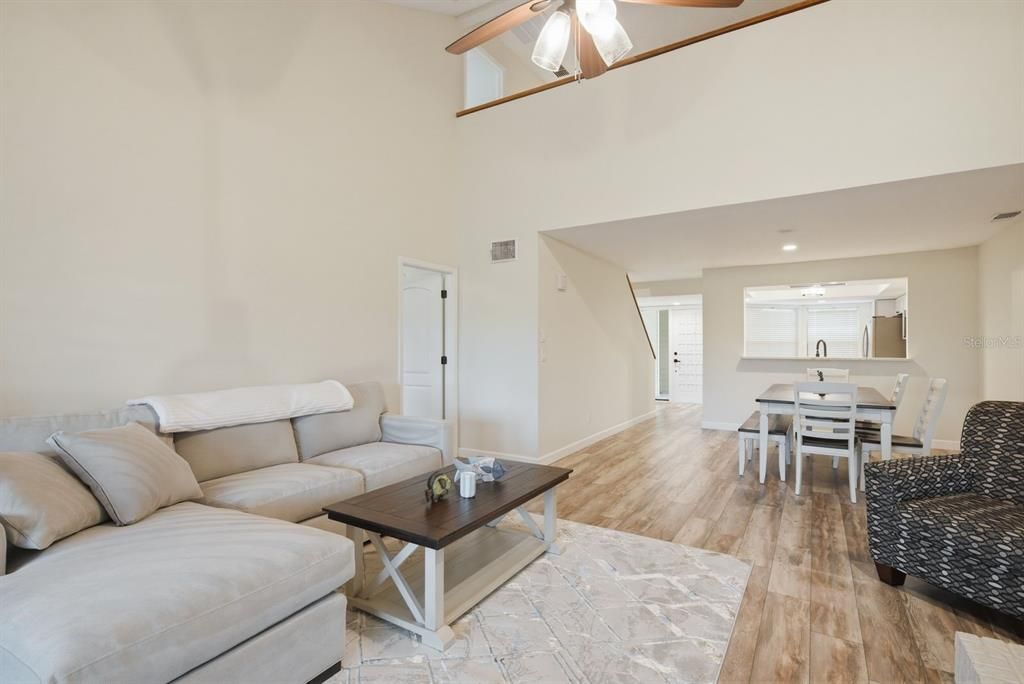 На продажу: $469,000 (3 спален, 3 ванн, 1823 Квадратных фут)