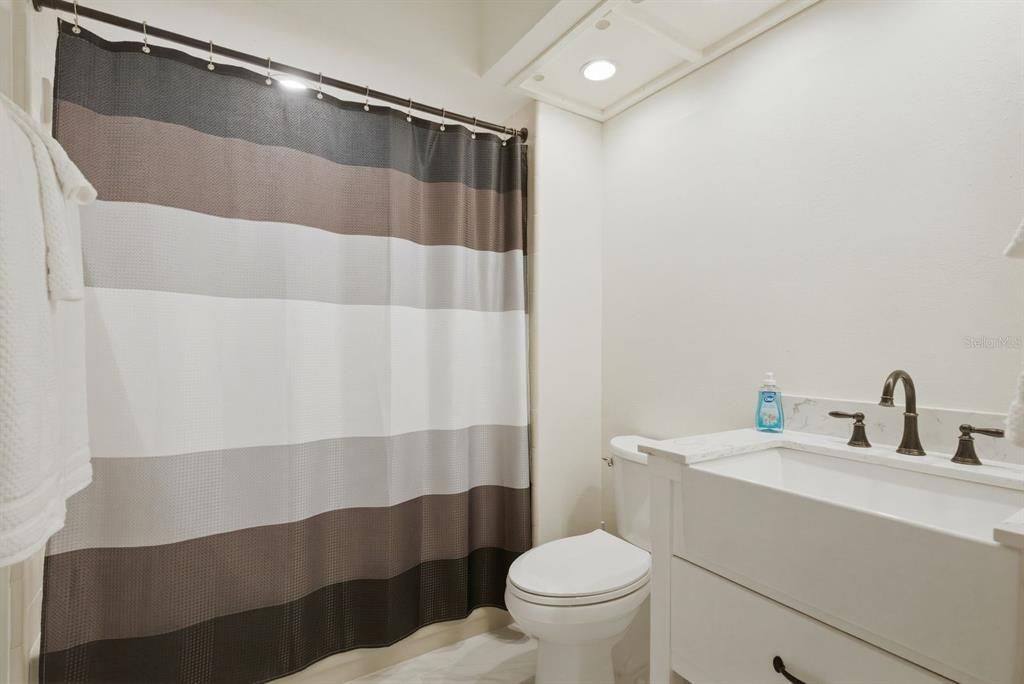 На продажу: $469,000 (3 спален, 3 ванн, 1823 Квадратных фут)