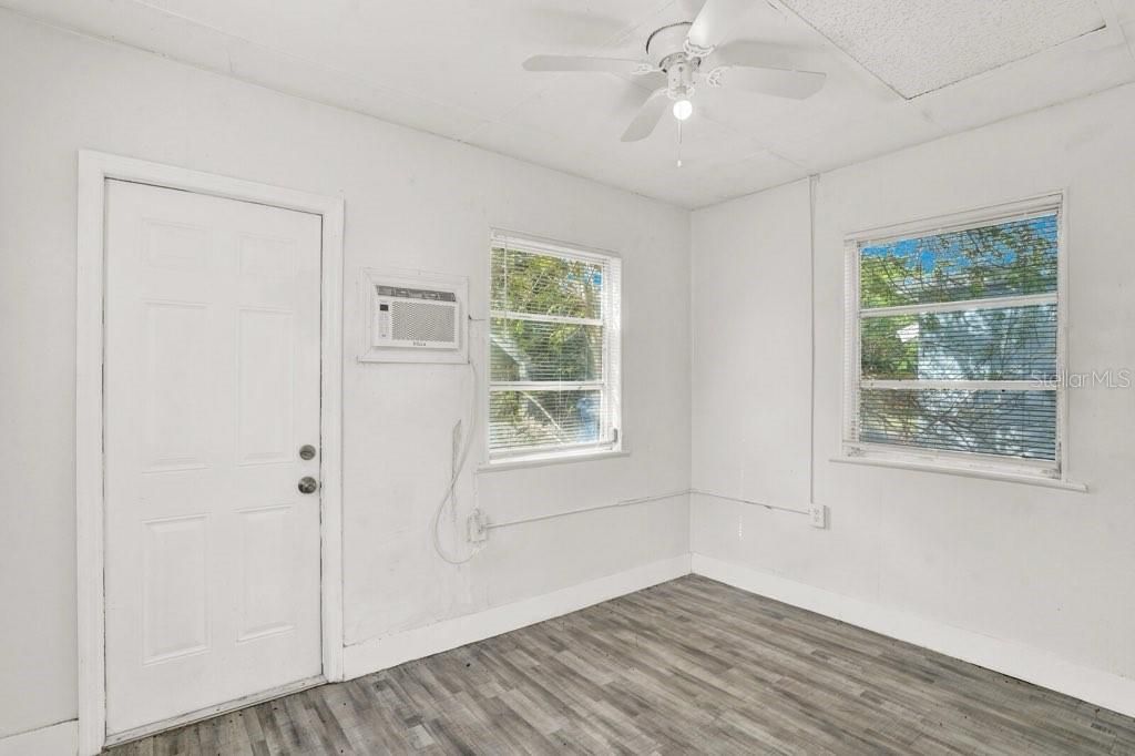 For Sale: $419,999 (2 beds, 0 baths, 944 Square Feet)