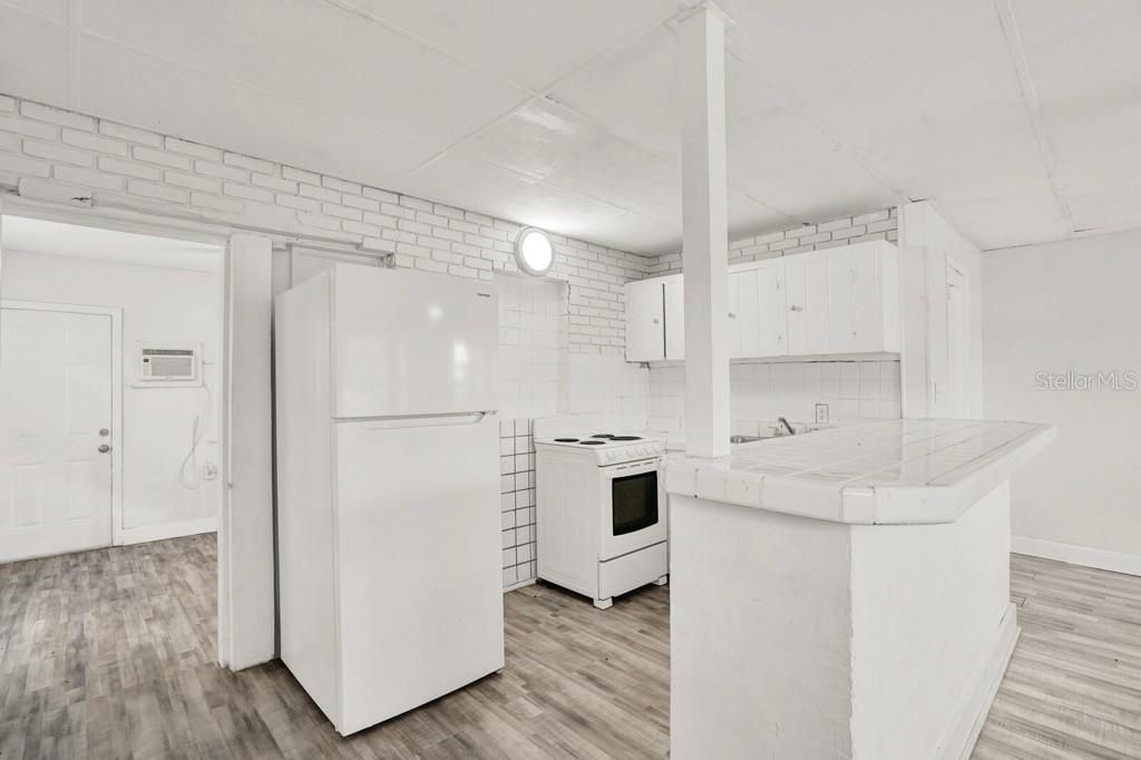 For Sale: $419,999 (2 beds, 0 baths, 944 Square Feet)