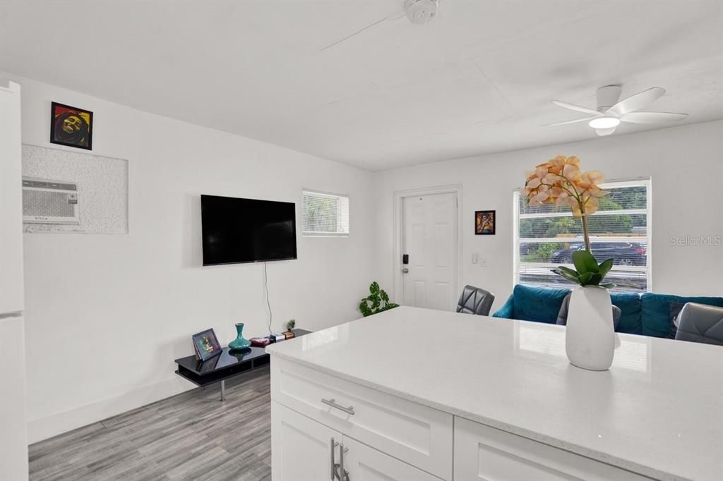For Sale: $419,999 (2 beds, 0 baths, 944 Square Feet)