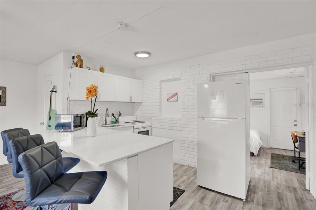 For Sale: $419,999 (2 beds, 0 baths, 944 Square Feet)
