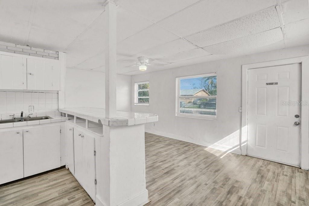 For Sale: $419,999 (2 beds, 0 baths, 944 Square Feet)