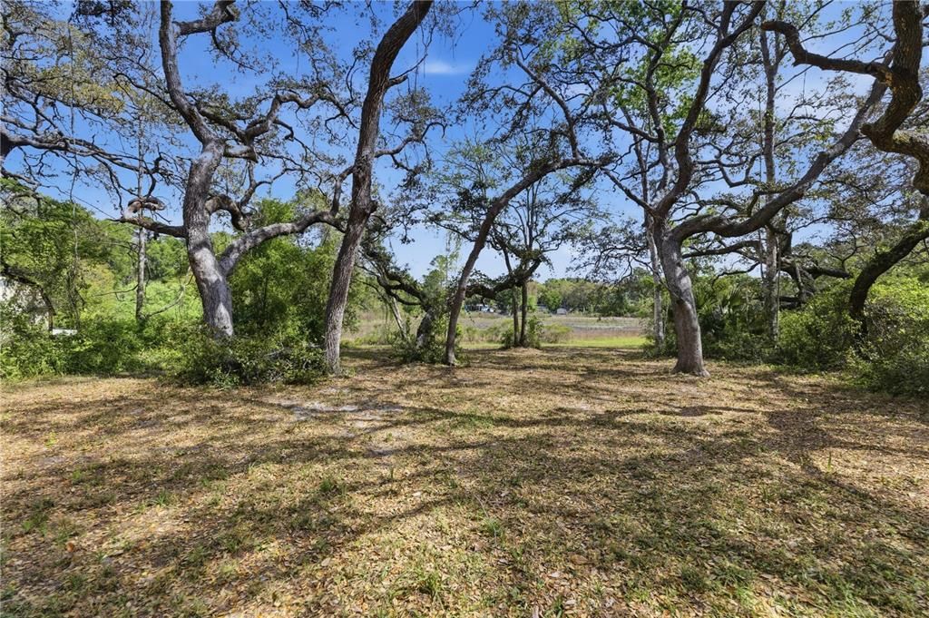 На продажу: $23,900 (0.30 acres)