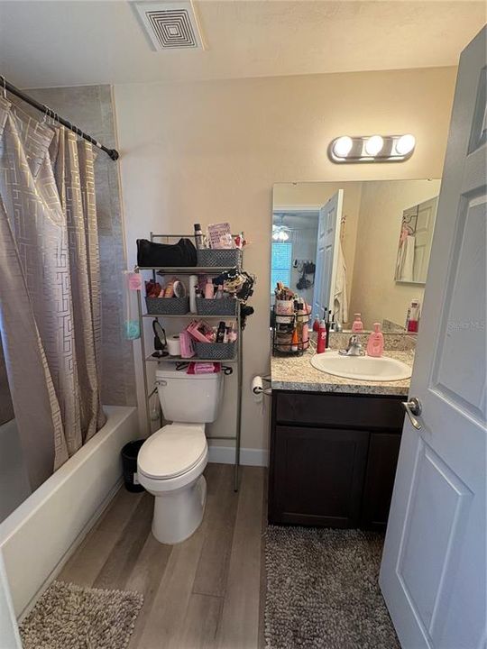 For Rent: $2,500 (3 beds, 2 baths, 1224 Square Feet)