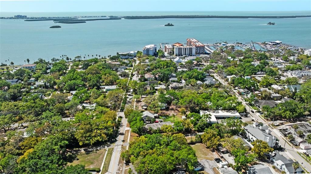 En Venta: $1,495,000 (0.53 acres)