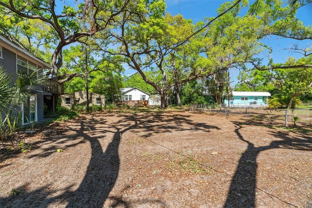 En Venta: $1,495,000 (0.53 acres)