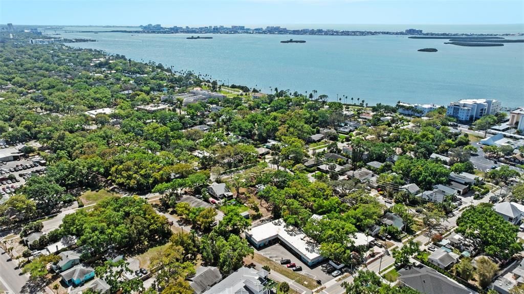 En Venta: $1,495,000 (0.53 acres)