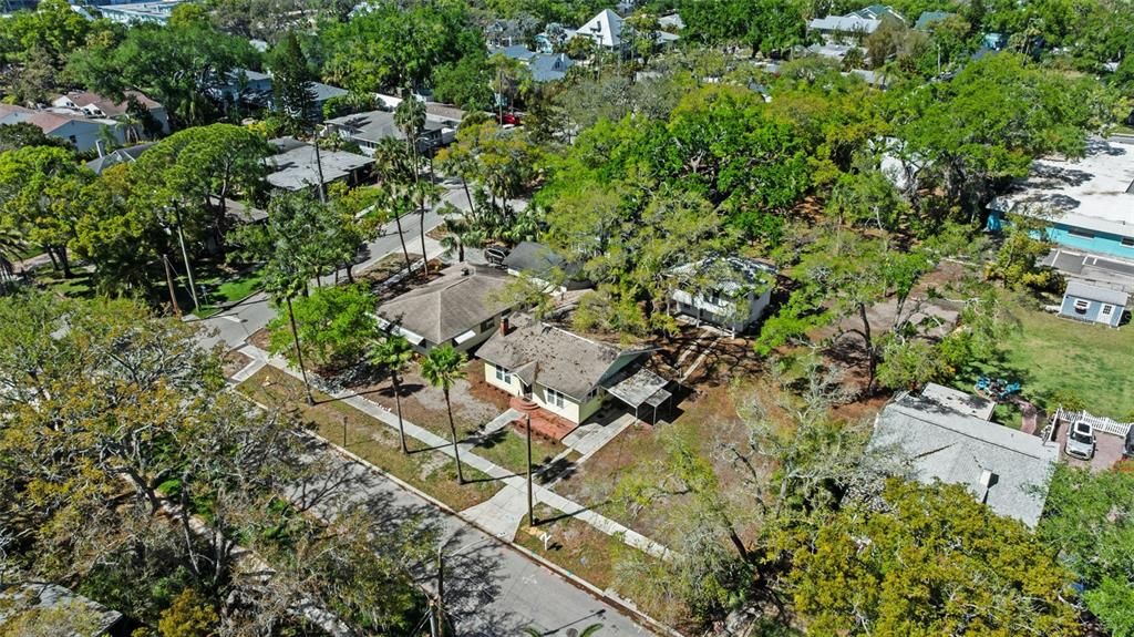 En Venta: $1,495,000 (0.53 acres)