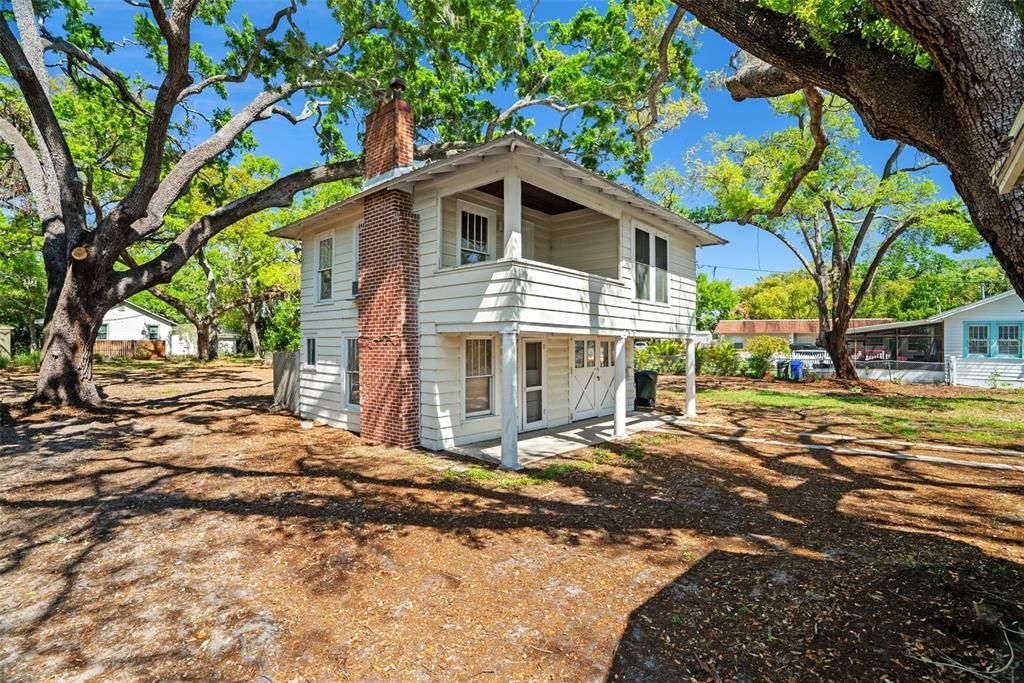 En Venta: $1,495,000 (0.53 acres)