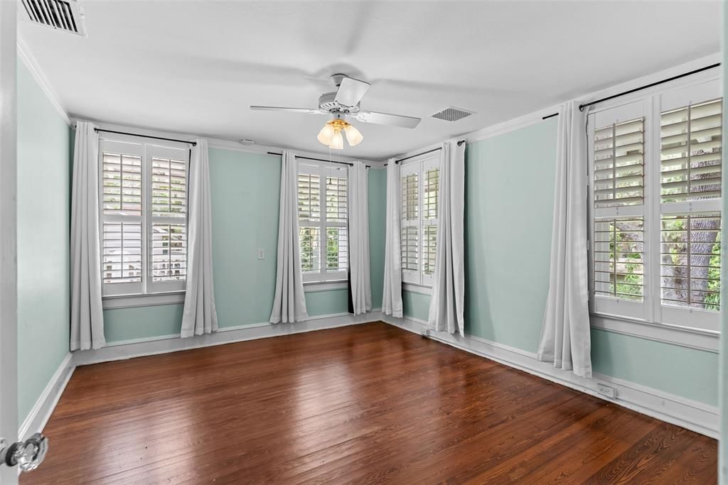 For Rent: $5,500 (4 beds, 3 baths, 3052 Square Feet)