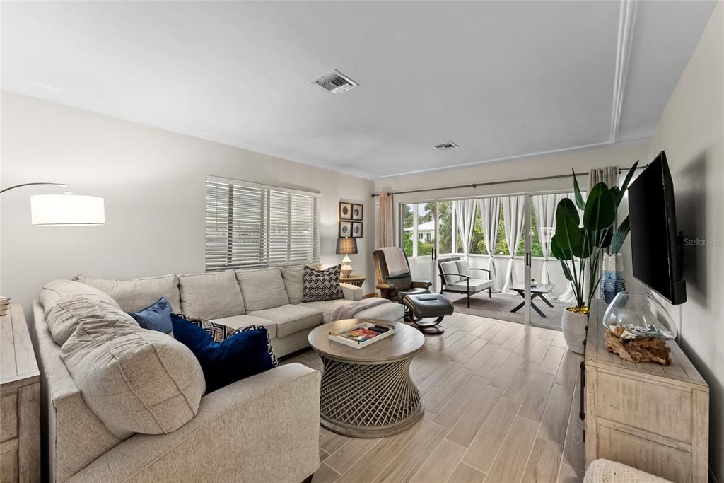 Activo con contrato: $259,900 (2 camas, 2 baños, 1395 Pies cuadrados)