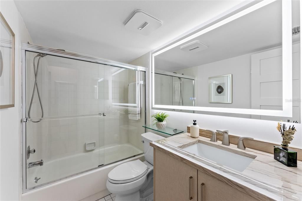 Activo con contrato: $259,900 (2 camas, 2 baños, 1395 Pies cuadrados)