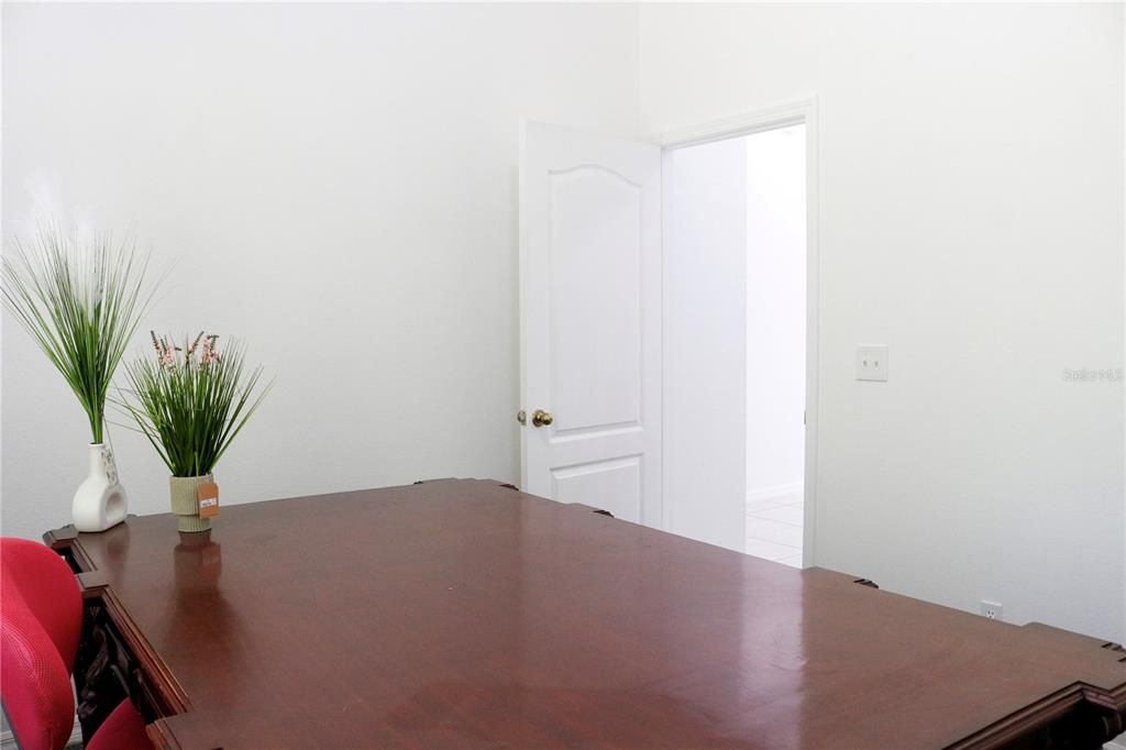 待售: $307,000 (3 贝兹, 2 浴室, 1965 平方英尺)