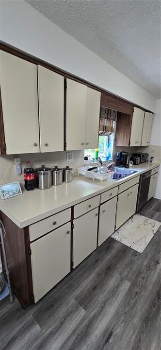 Activo con contrato: $250,000 (2 camas, 2 baños, 1236 Pies cuadrados)