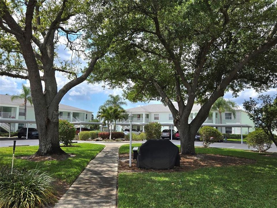 For Sale: $215,000 (2 beds, 2 baths, 1153 Square Feet)