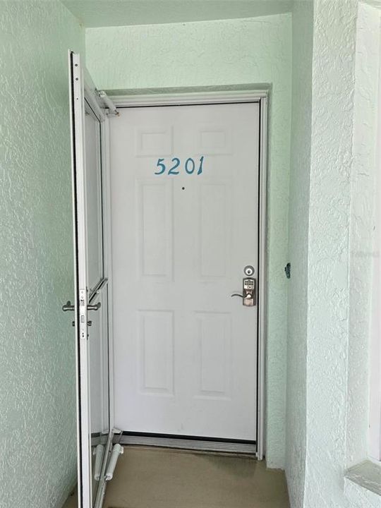 For Sale: $215,000 (2 beds, 2 baths, 1153 Square Feet)