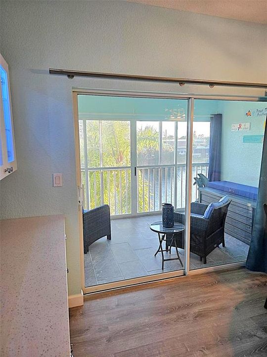 For Sale: $215,000 (2 beds, 2 baths, 1153 Square Feet)