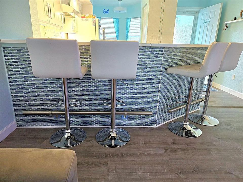 For Sale: $215,000 (2 beds, 2 baths, 1153 Square Feet)