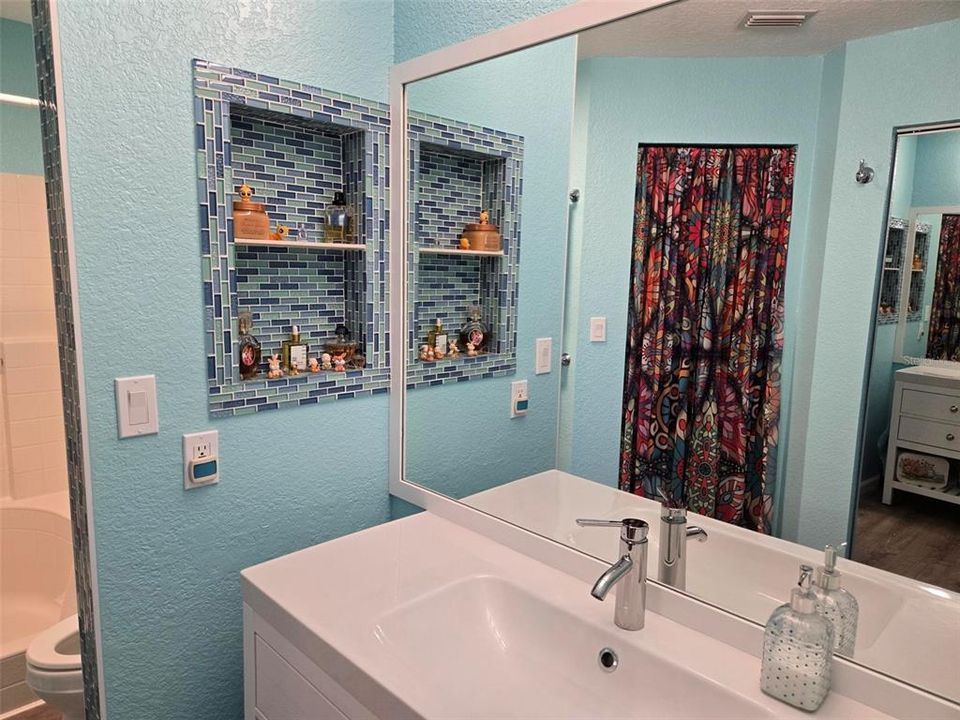 For Sale: $215,000 (2 beds, 2 baths, 1153 Square Feet)