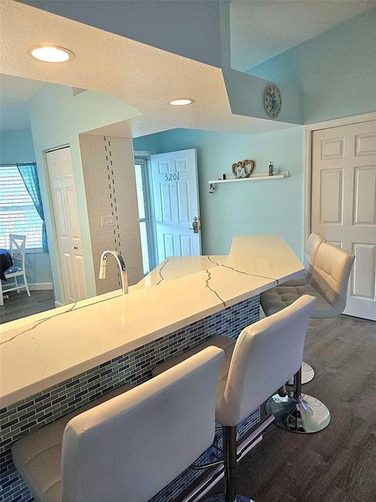 For Sale: $215,000 (2 beds, 2 baths, 1153 Square Feet)