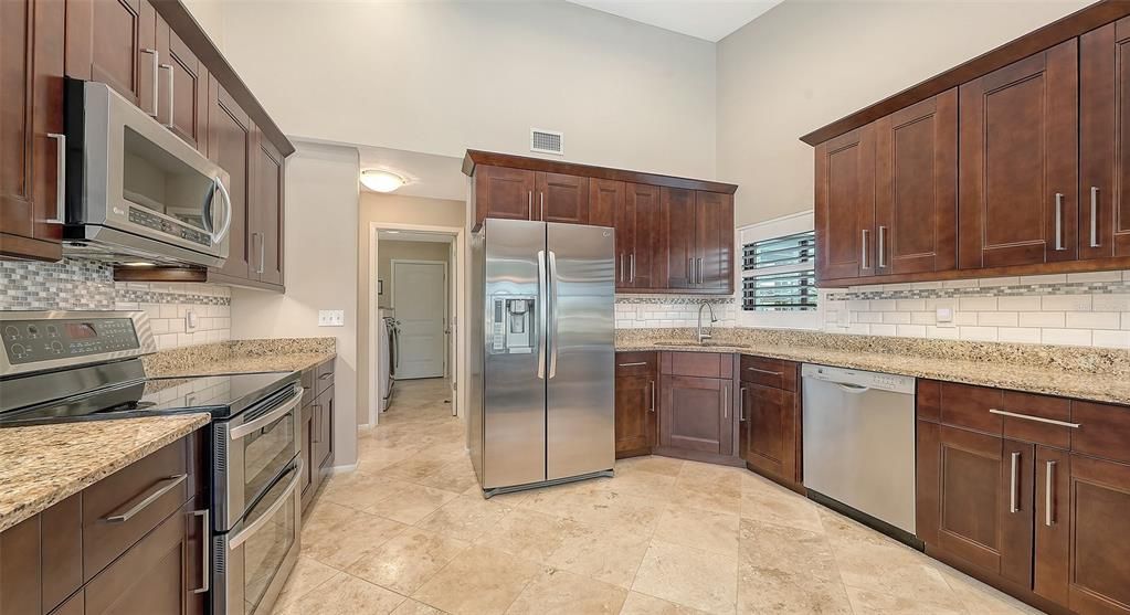 Activo con contrato: $636,500 (3 camas, 2 baños, 1736 Pies cuadrados)