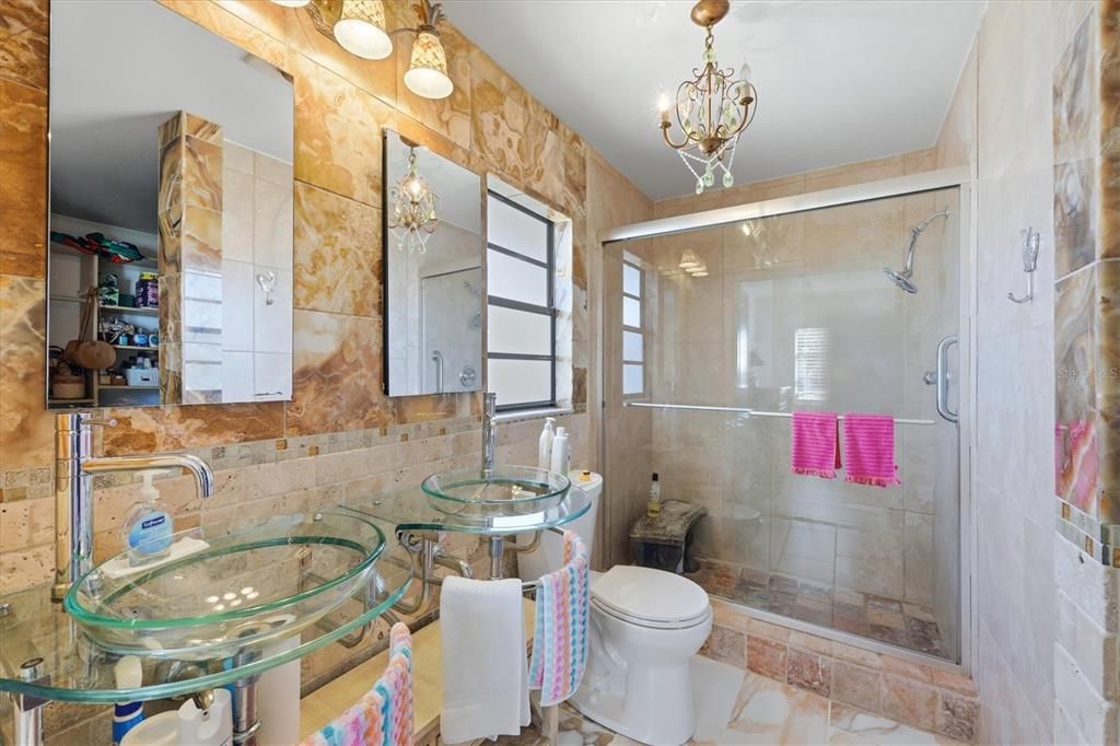 На продажу: $419,900 (2 спален, 2 ванн, 1428 Квадратных фут)