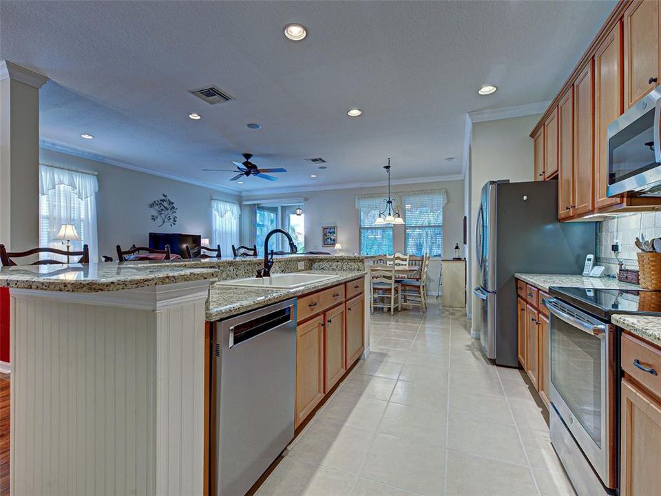 Active With Contract: $379,900 (3 beds, 2 baths, 1965 Square Feet)