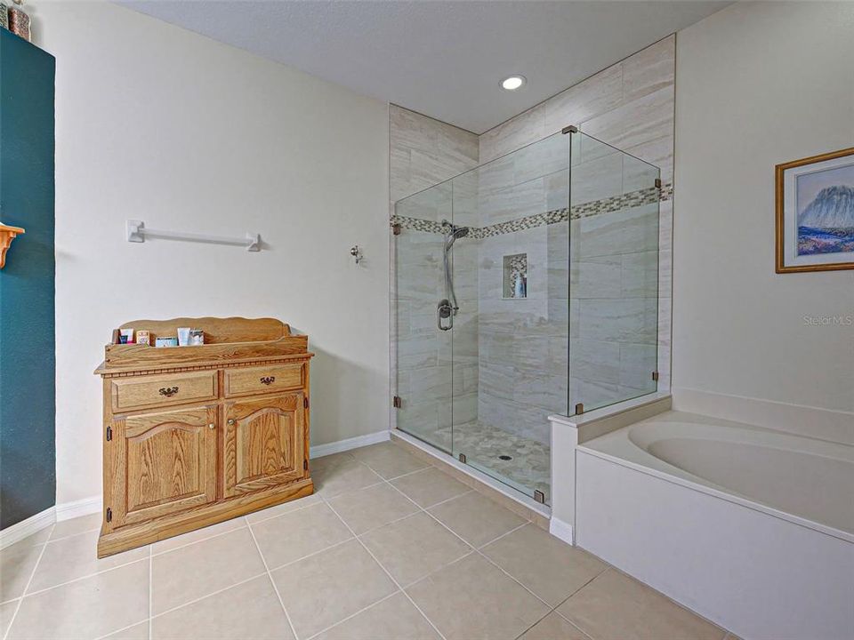 Active With Contract: $379,900 (3 beds, 2 baths, 1965 Square Feet)