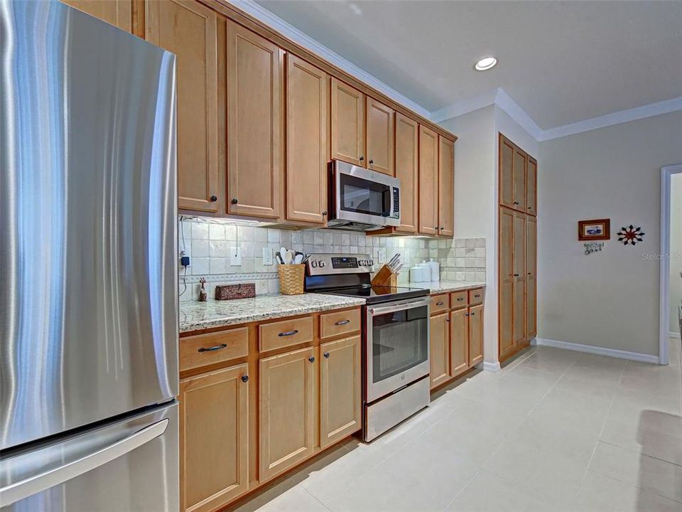 Active With Contract: $379,900 (3 beds, 2 baths, 1965 Square Feet)