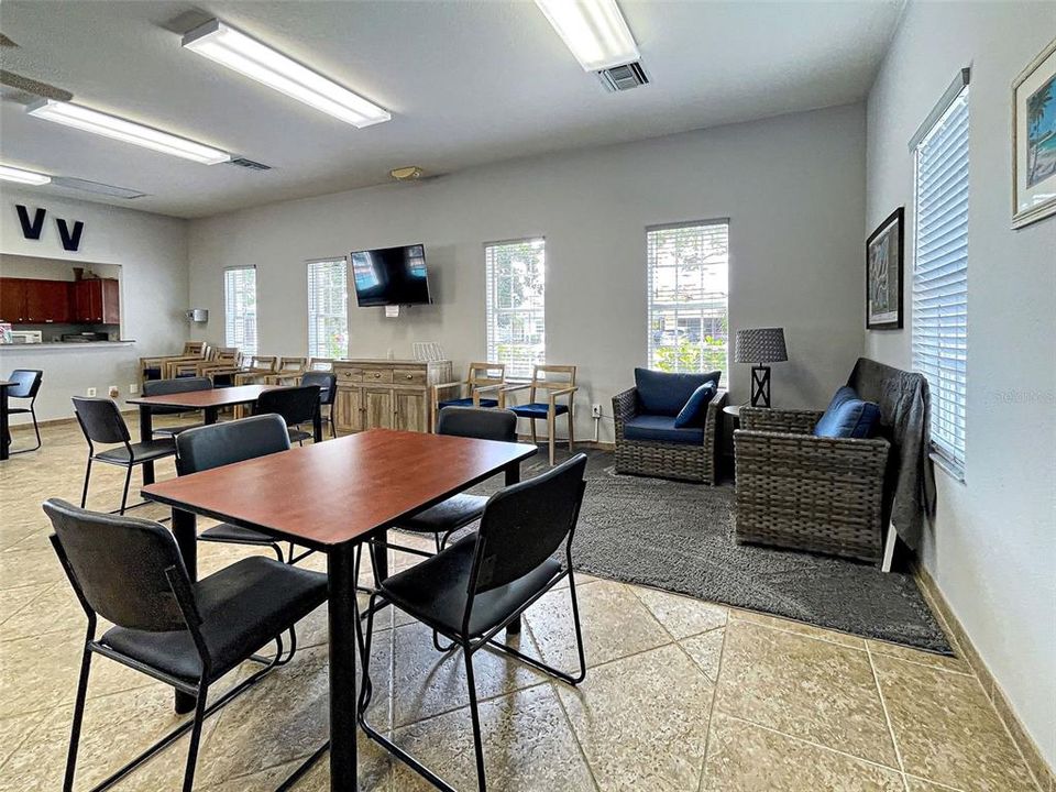 Active With Contract: $379,900 (3 beds, 2 baths, 1965 Square Feet)