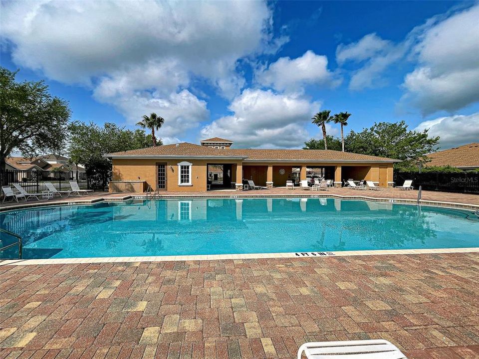 Active With Contract: $379,900 (3 beds, 2 baths, 1965 Square Feet)