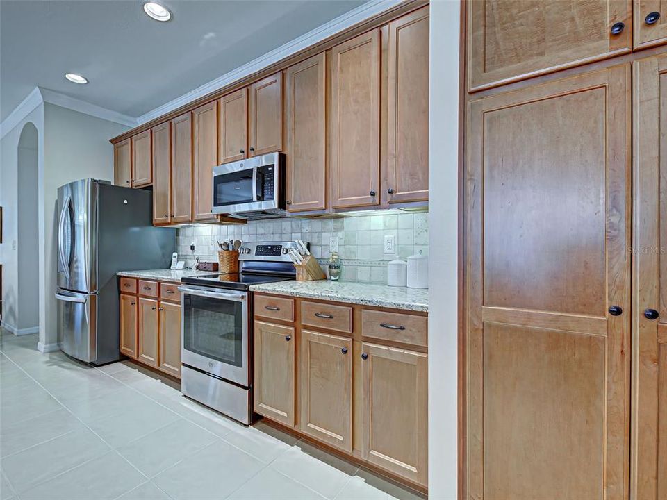 Active With Contract: $379,900 (3 beds, 2 baths, 1965 Square Feet)