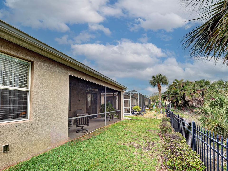 Active With Contract: $379,900 (3 beds, 2 baths, 1965 Square Feet)