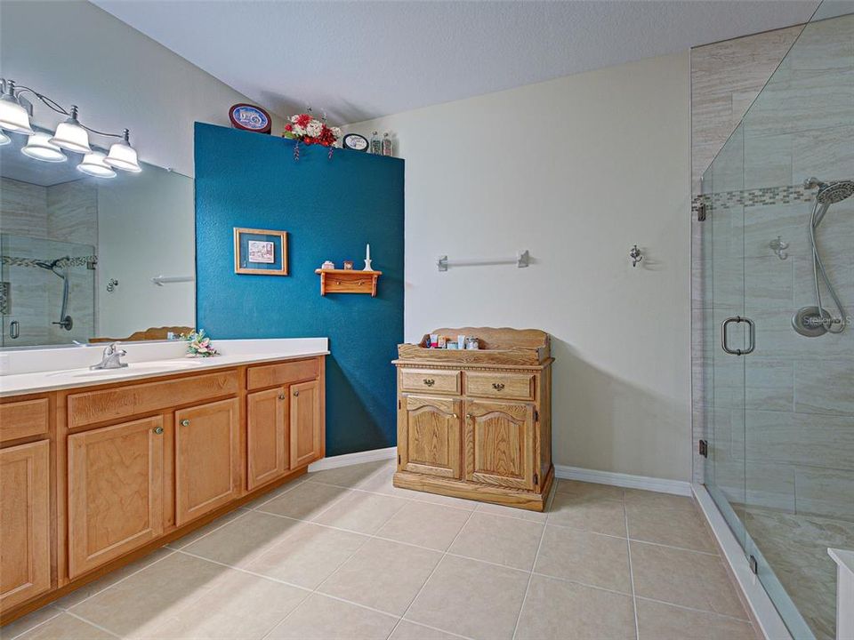 Active With Contract: $379,900 (3 beds, 2 baths, 1965 Square Feet)