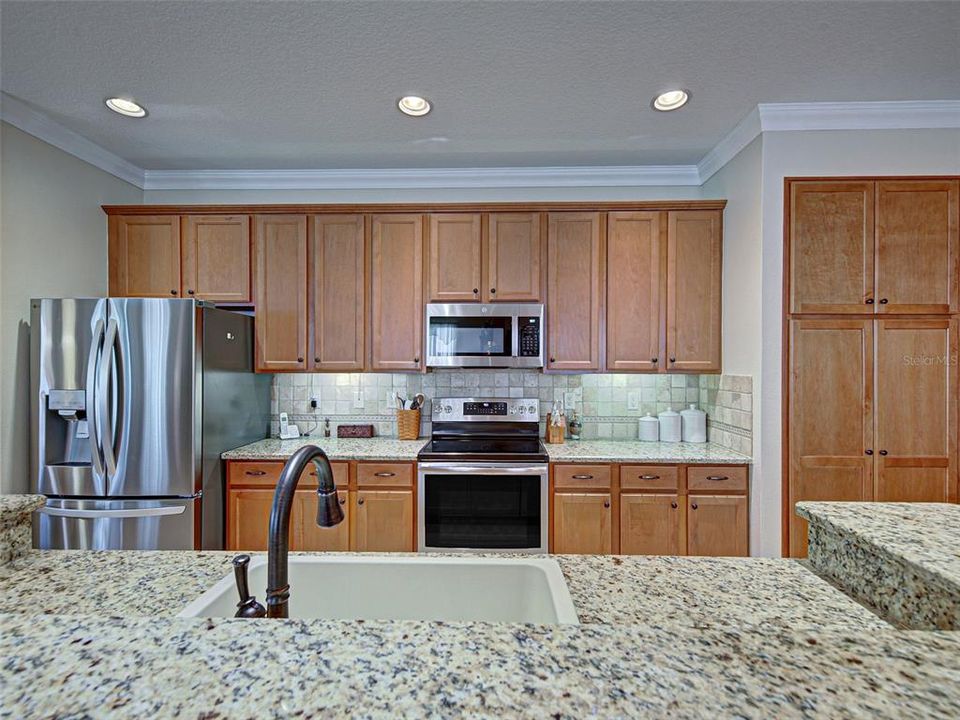 Active With Contract: $379,900 (3 beds, 2 baths, 1965 Square Feet)