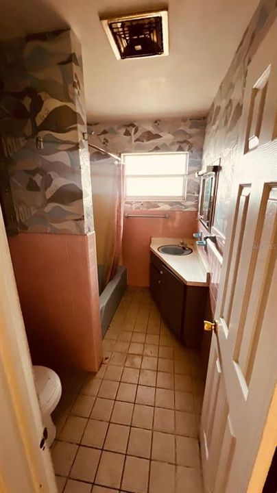 Activo con contrato: $174,900 (4 camas, 3 baños, 2014 Pies cuadrados)