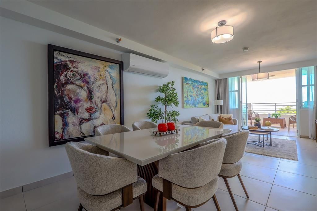 For Sale: $595,000 (2 beds, 2 baths, 1247.34 Square Feet)