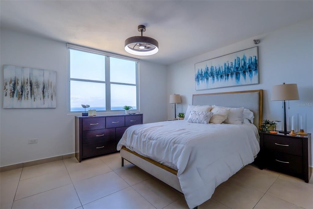 For Sale: $595,000 (2 beds, 2 baths, 1247.34 Square Feet)