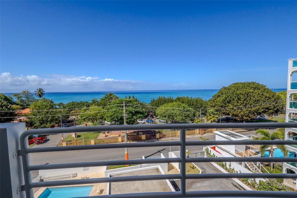 For Sale: $595,000 (2 beds, 2 baths, 1247.34 Square Feet)