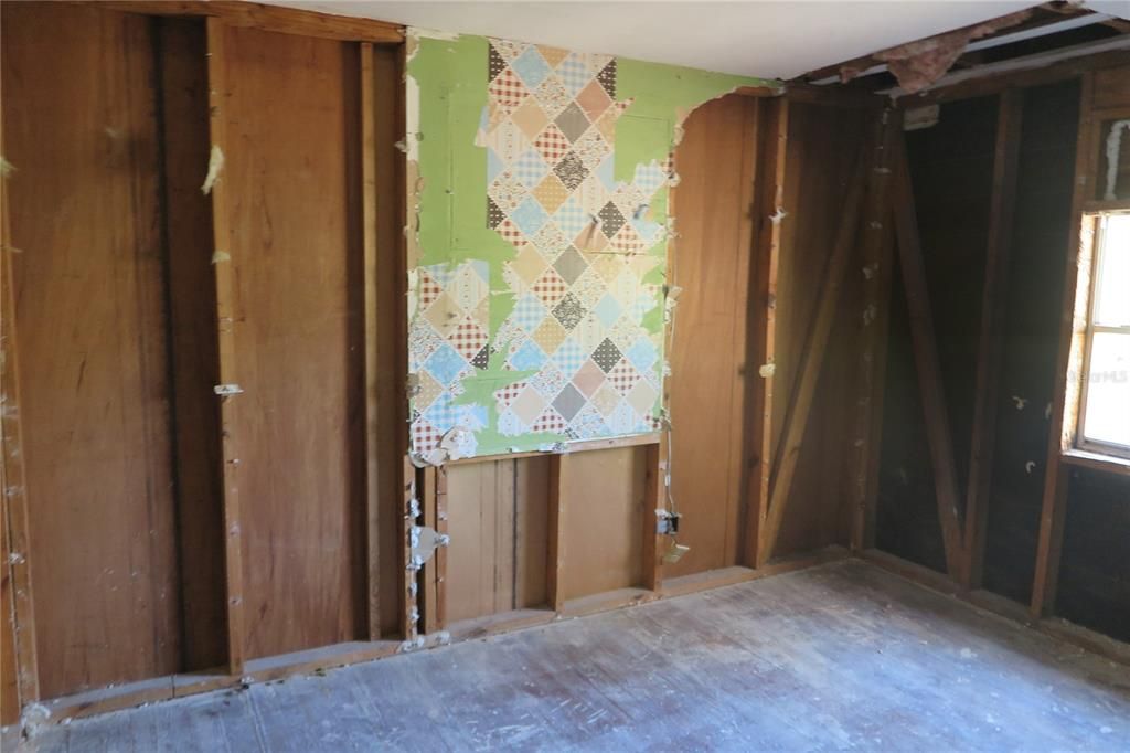 For Sale: $75,000 (3 beds, 2 baths, 1414 Square Feet)
