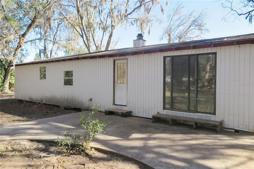 For Sale: $75,000 (3 beds, 2 baths, 1414 Square Feet)
