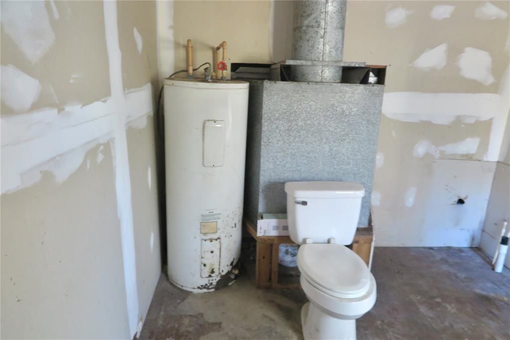 For Sale: $75,000 (3 beds, 2 baths, 1414 Square Feet)