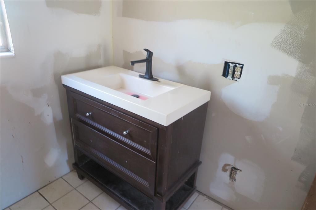 For Sale: $75,000 (3 beds, 2 baths, 1414 Square Feet)
