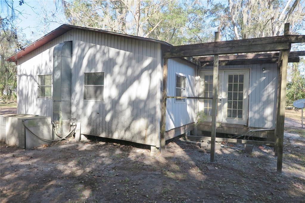For Sale: $75,000 (3 beds, 2 baths, 1414 Square Feet)