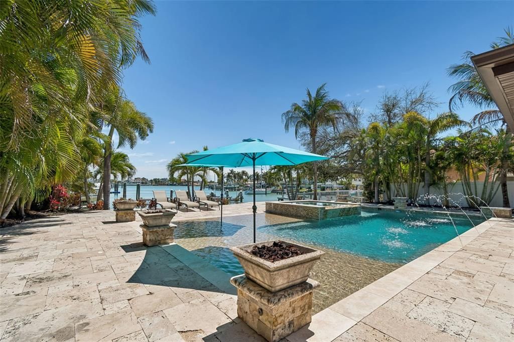 Activo con contrato: $1,549,000 (4 camas, 2 baños, 1932 Pies cuadrados)