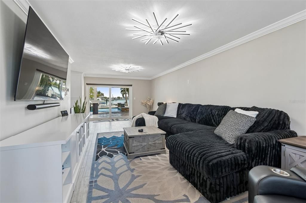 Activo con contrato: $1,549,000 (4 camas, 2 baños, 1932 Pies cuadrados)
